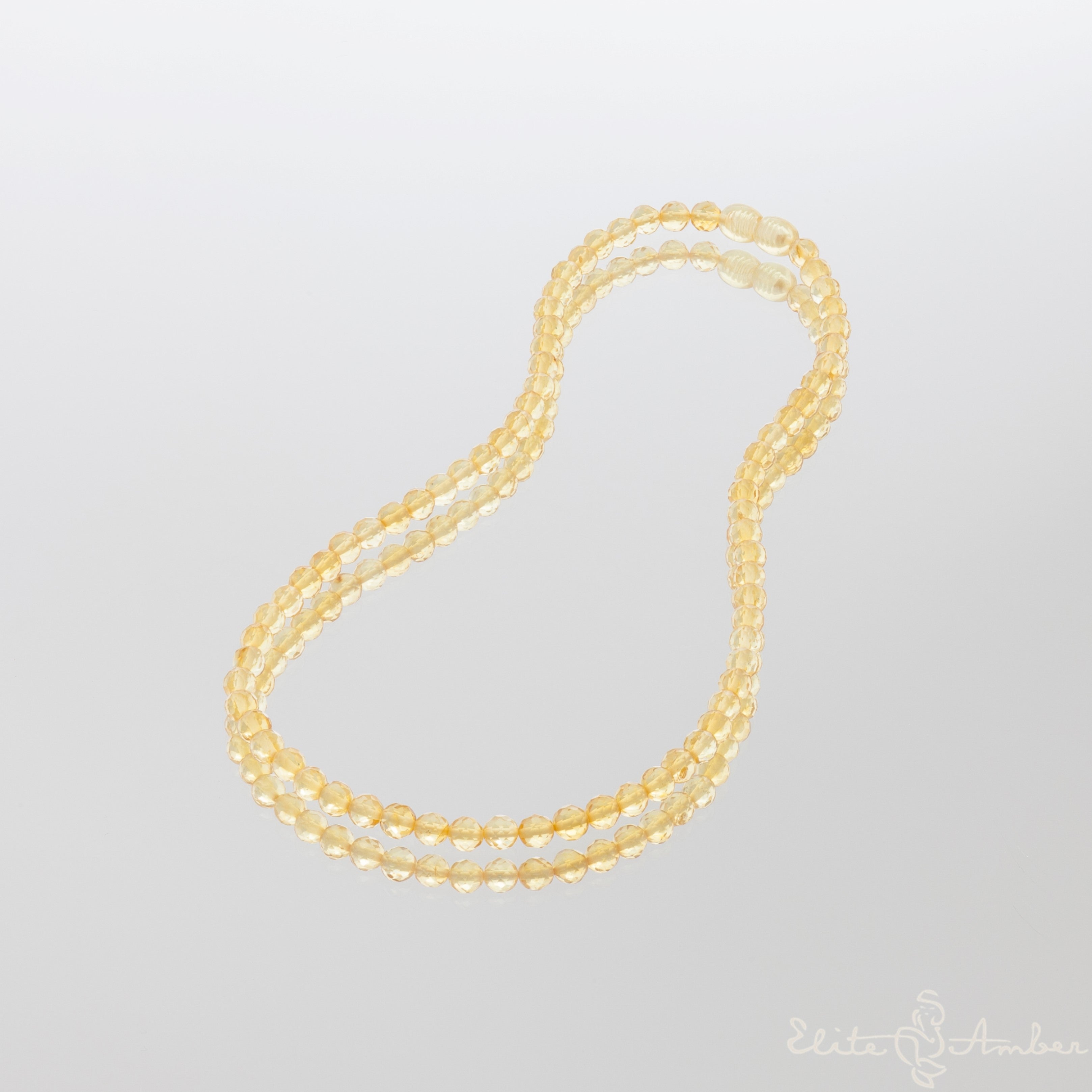 Amber necklace "Glossy lemon"