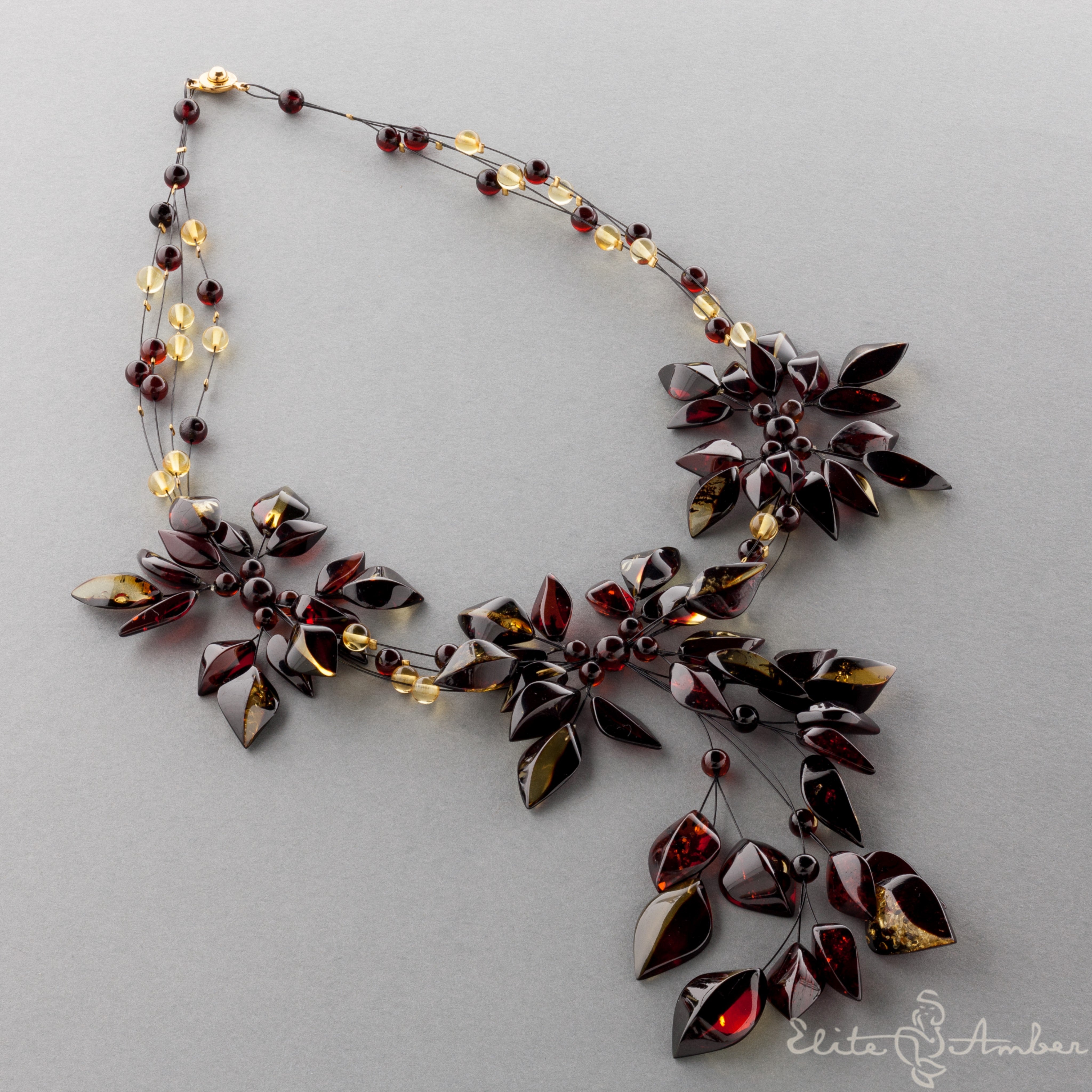Amber necklace "Amazing wind flowers"